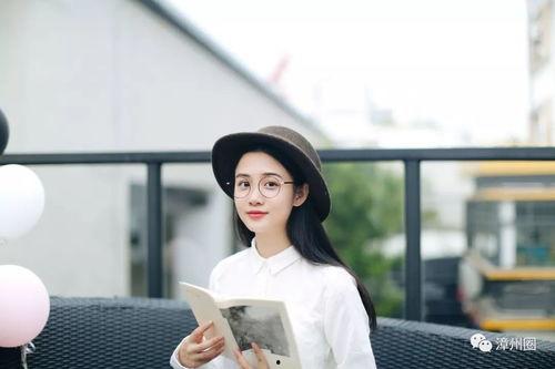 近期网红吃瓜戴眼镜女的,揭秘网络现象背后的真相